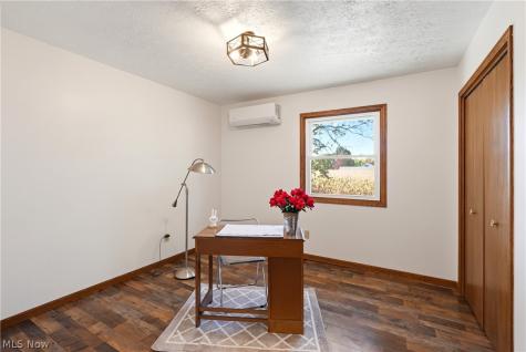 1403 E Easton Road Creston OH 44217