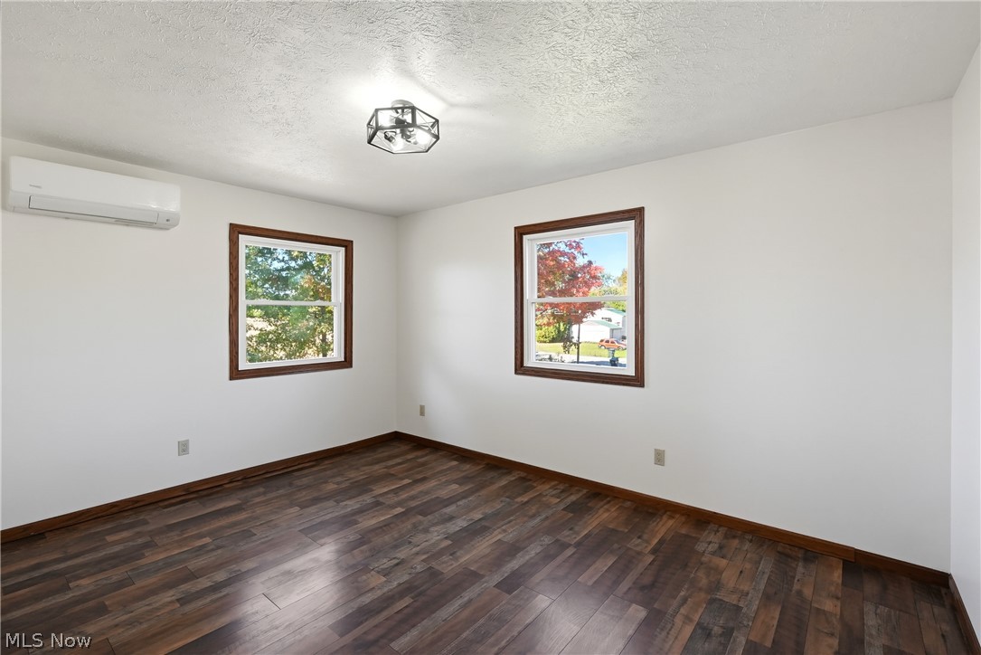 1403 E Easton Road Creston OH 44217