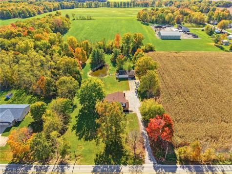 1403 E Easton Road Creston OH 44217
