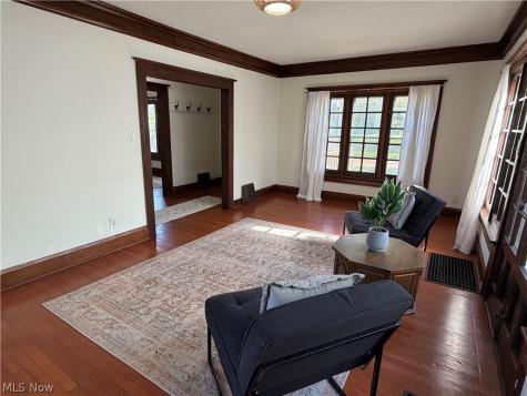 955 Amelia Avenue Akron OH 44302