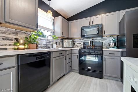 1065 Wadsworth Road Medina OH 44256