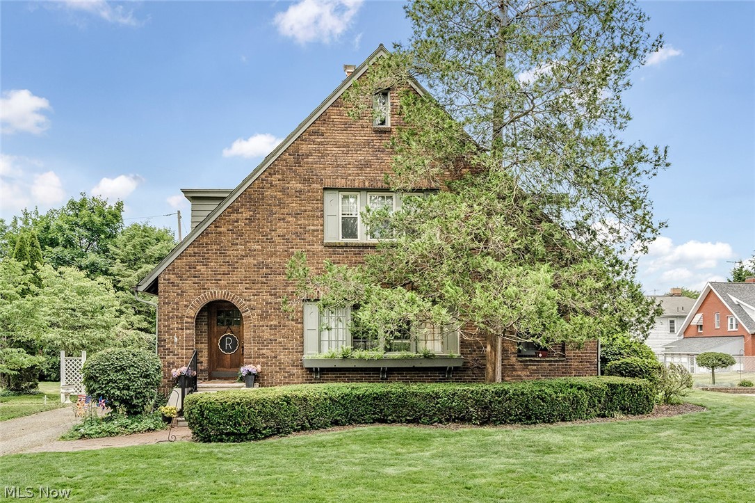 19 Overlook Boulevard Struthers OH 44471