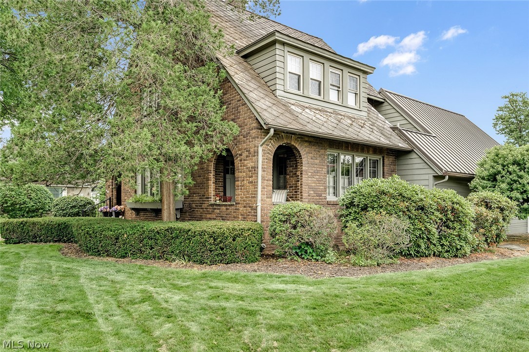19 Overlook Boulevard Struthers OH 44471