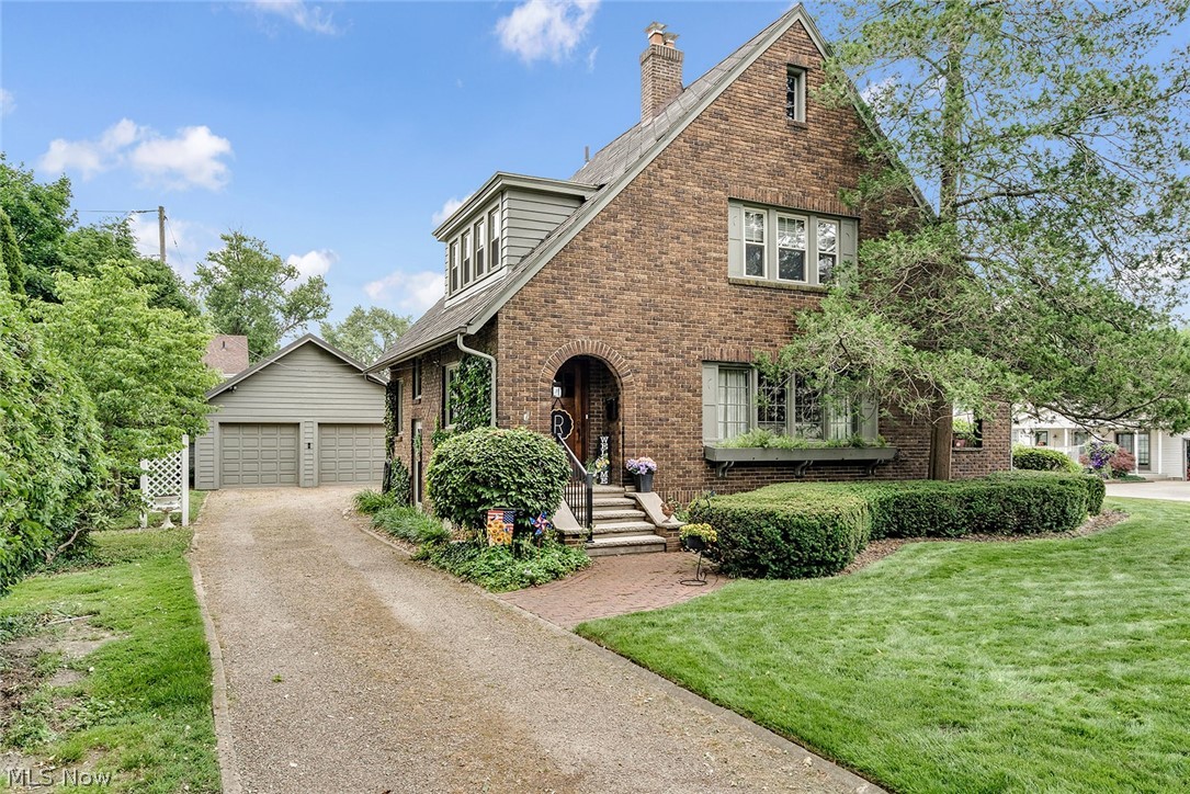 19 Overlook Boulevard Struthers OH 44471