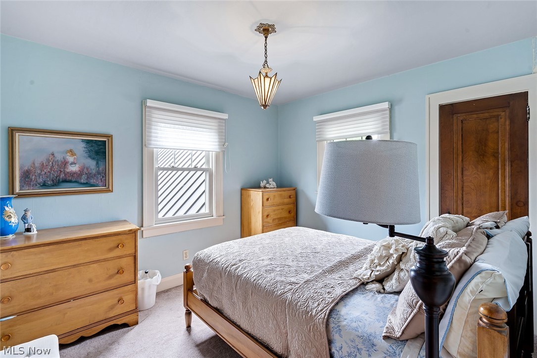 19 Overlook Boulevard Struthers OH 44471