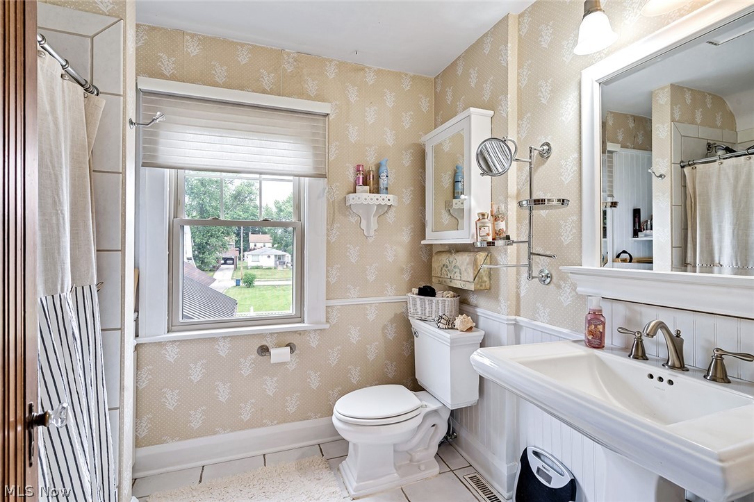 19 Overlook Boulevard Struthers OH 44471