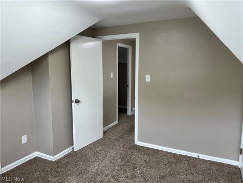390 E 210th Street Euclid OH 44123