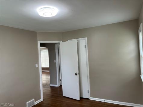 390 E 210th Street Euclid OH 44123