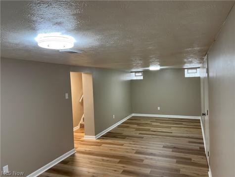 390 E 210th Street Euclid OH 44123