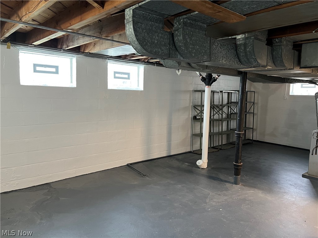 390 E 210th Street Euclid OH 44123