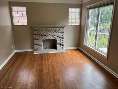 390 E 210th Street Euclid OH 44123