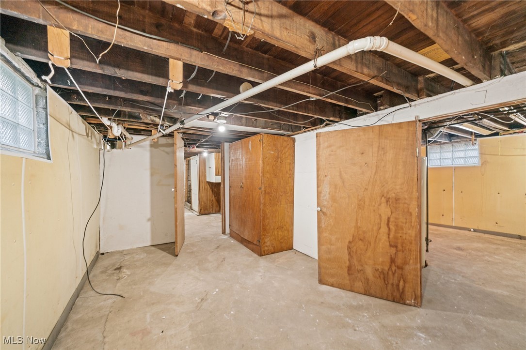 544 Dennison Avenue Akron OH 44312