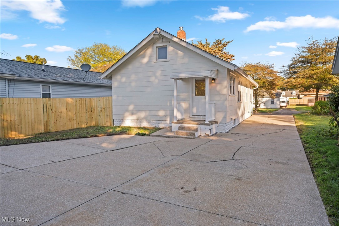 544 Dennison Avenue Akron OH 44312