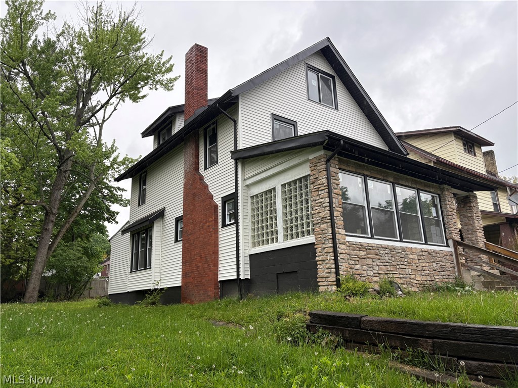 112 Burton Avenue Akron OH 44302