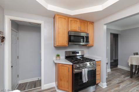 3724 E Wallings Road Broadview Heights OH 44147