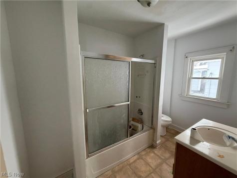 1362 Girard Street Akron OH 44301