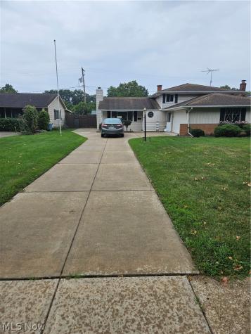 25185 Fawn Drive North Olmsted OH 44070