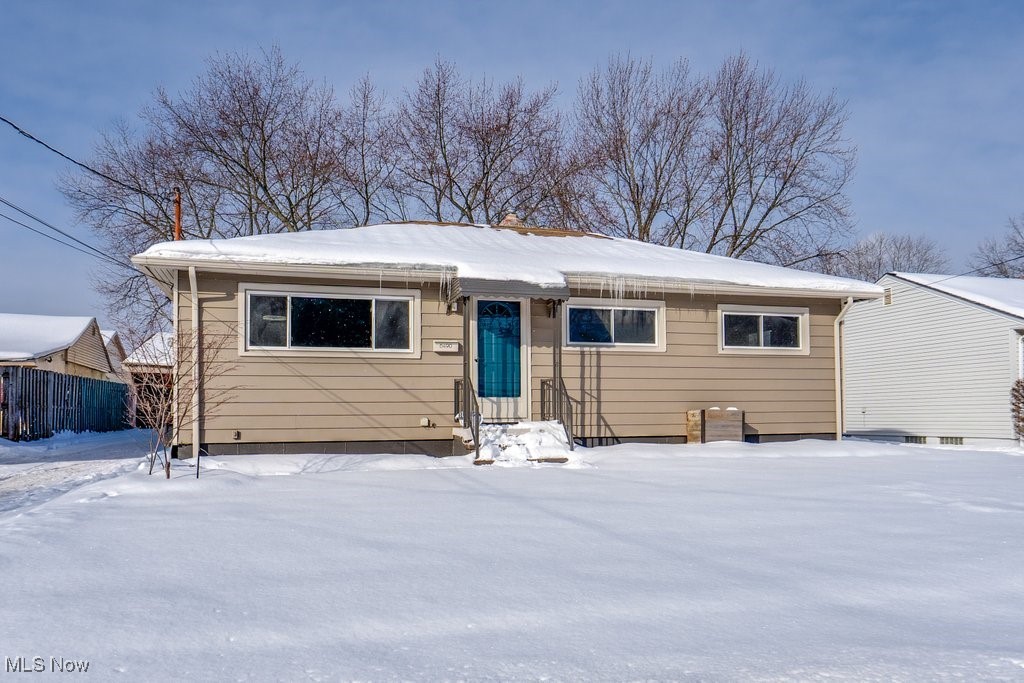 6490 Grosse Drive Brook Park OH 44142