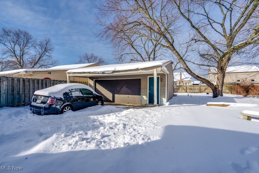 6490 Grosse Drive Brook Park OH 44142