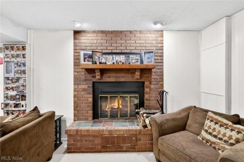 878 Marilyn Drive Wooster OH 44691