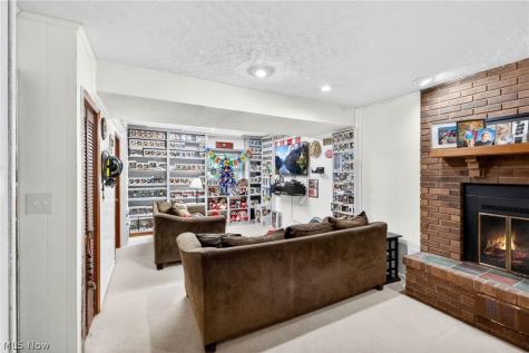 878 Marilyn Drive Wooster OH 44691