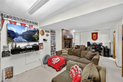 878 Marilyn Drive Wooster OH 44691