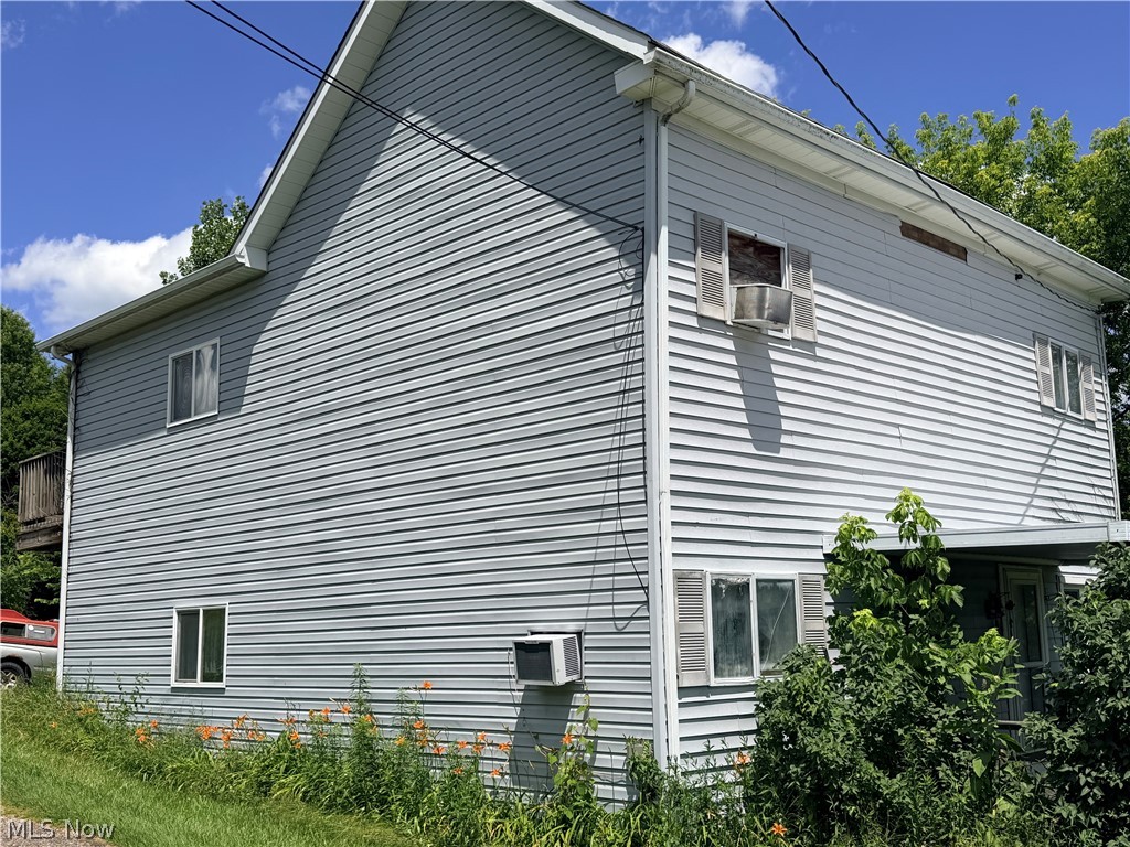 58 Church Street East Springfield OH 43925