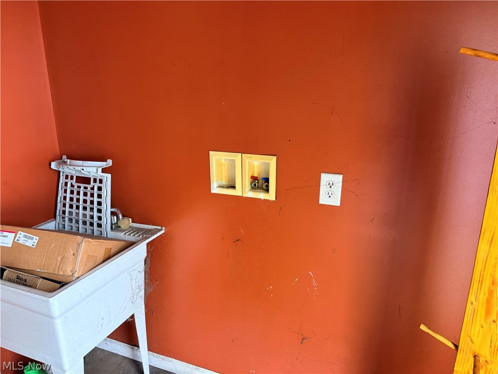 58 Church Street East Springfield OH 43925