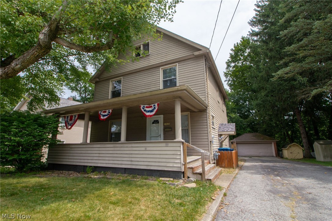 168 Poland Avenue Struthers OH 44471