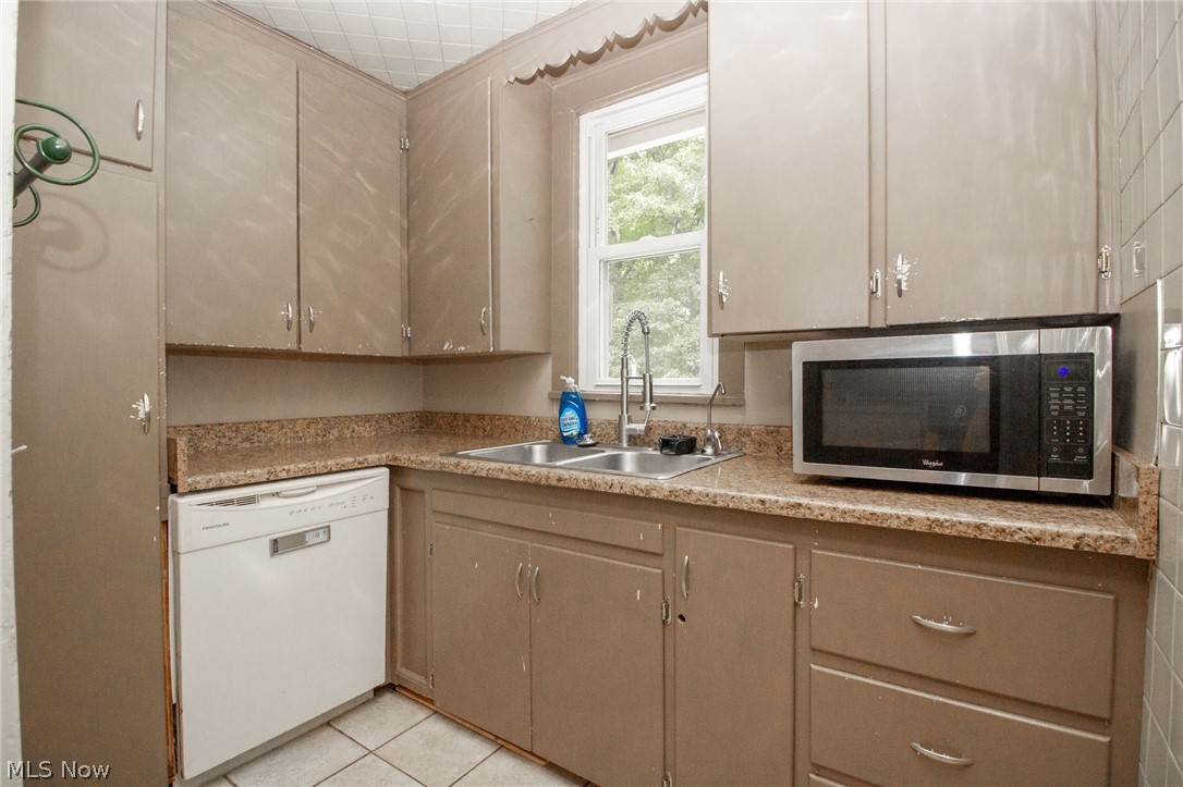 168 Poland Avenue Struthers OH 44471