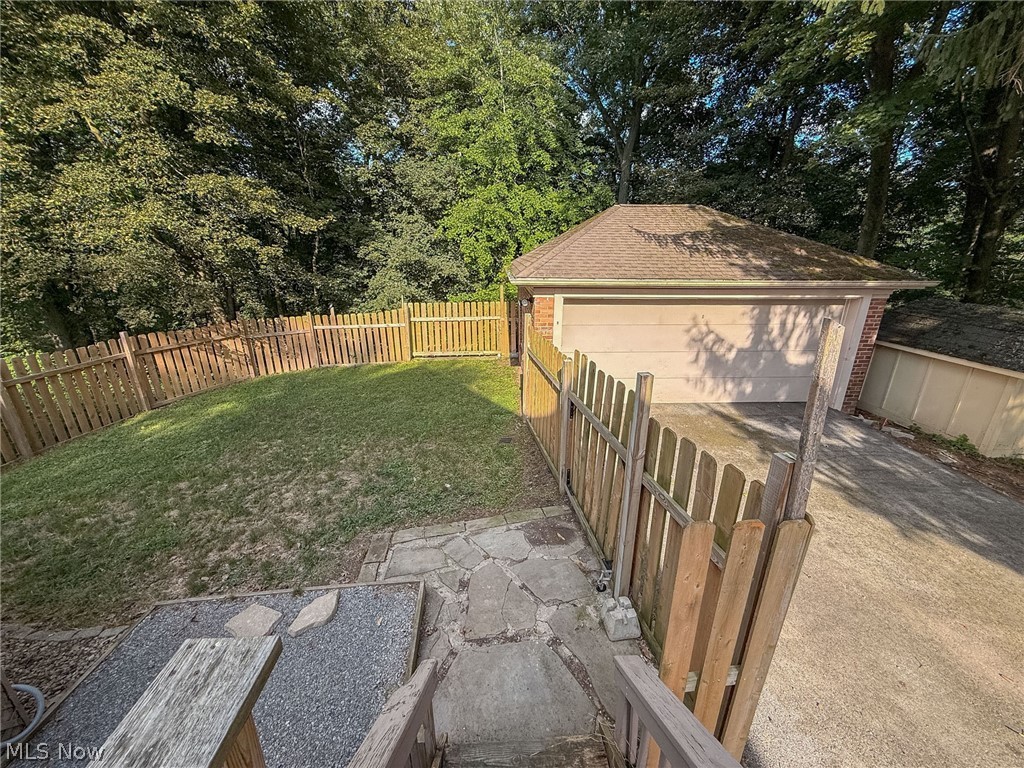 168 Poland Avenue Struthers OH 44471
