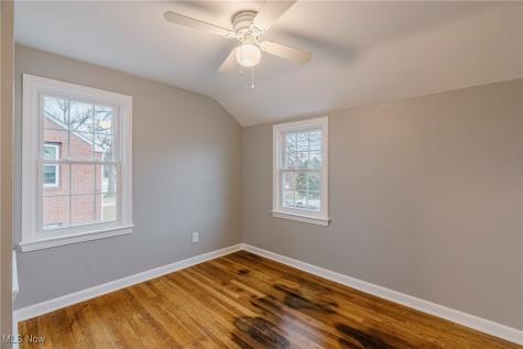 571 E 260th Street Euclid OH 44132