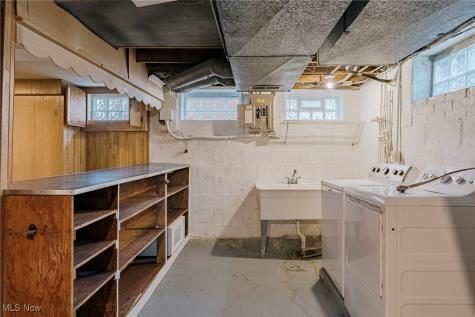 571 E 260th Street Euclid OH 44132