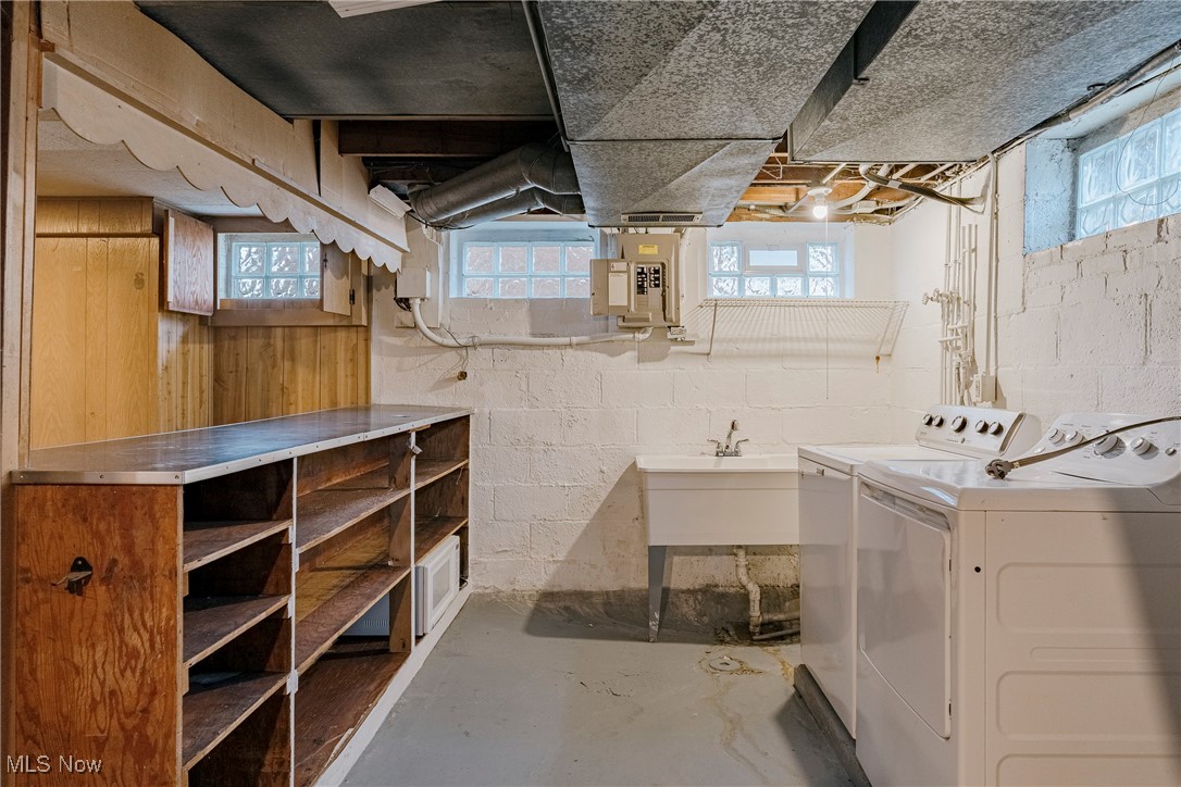 571 E 260th Street Euclid OH 44132
