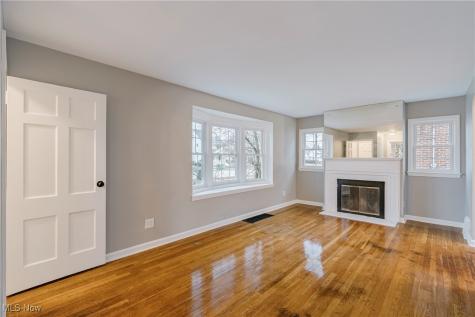 571 E 260th Street Euclid OH 44132