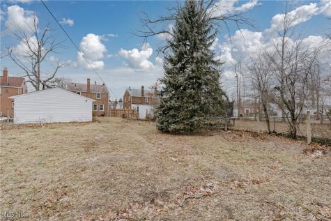 571 E 260th Street Euclid OH 44132