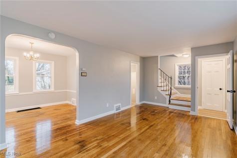 571 E 260th Street Euclid OH 44132