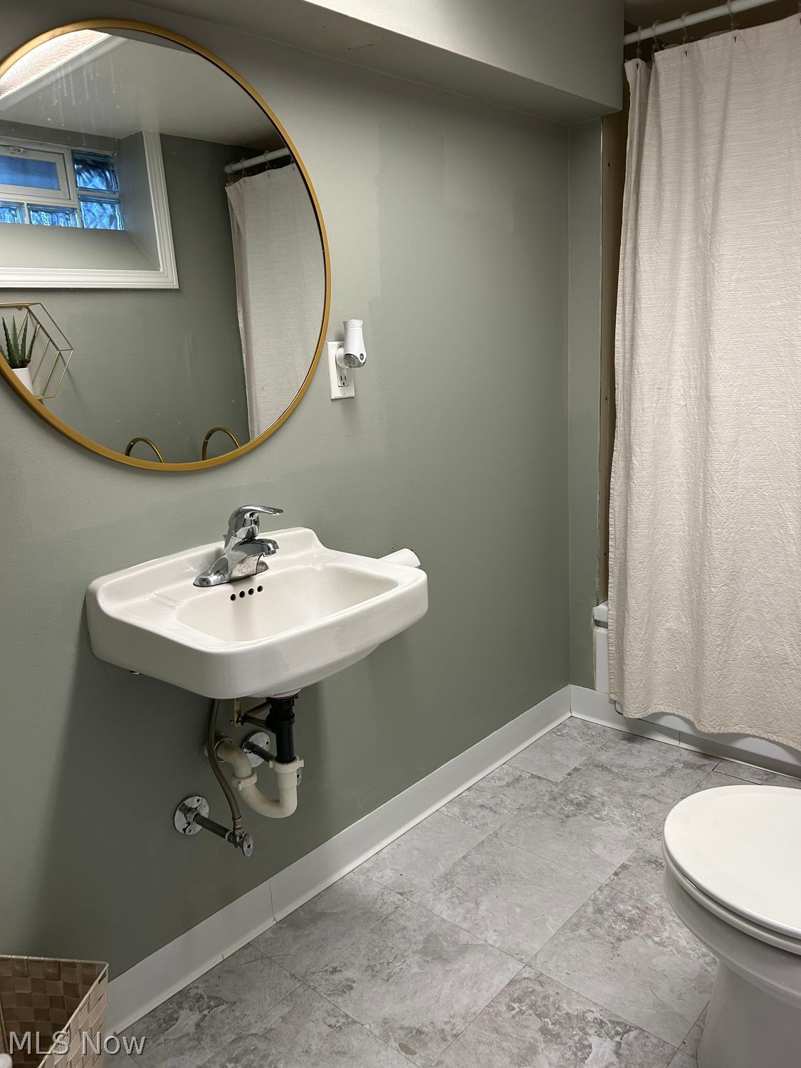 382 High Tee Street Willowick OH 44095