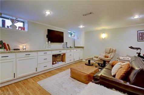 22095 Sandy Lane Fairview Park OH 44126