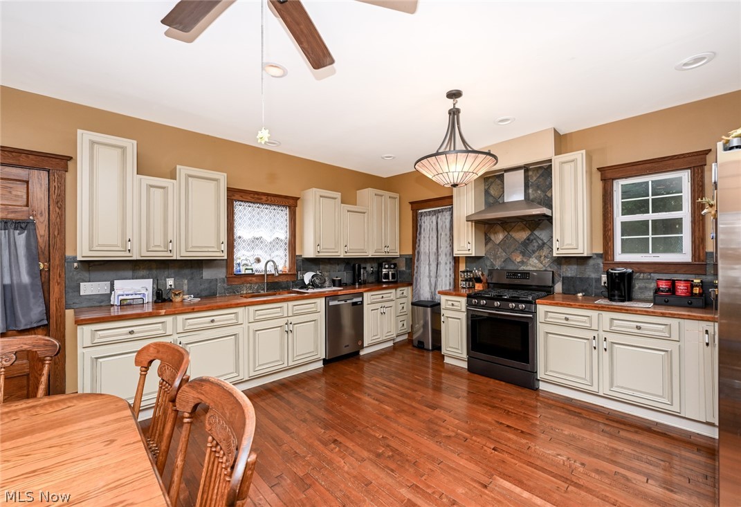 751 Earl Road NW Massillon OH 44647