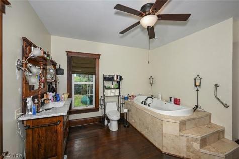 751 Earl Road NW Massillon OH 44647