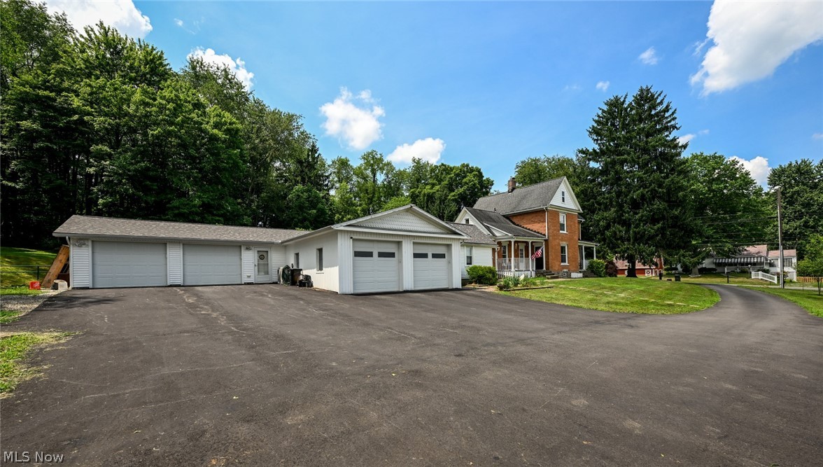 751 Earl Road NW Massillon OH 44647