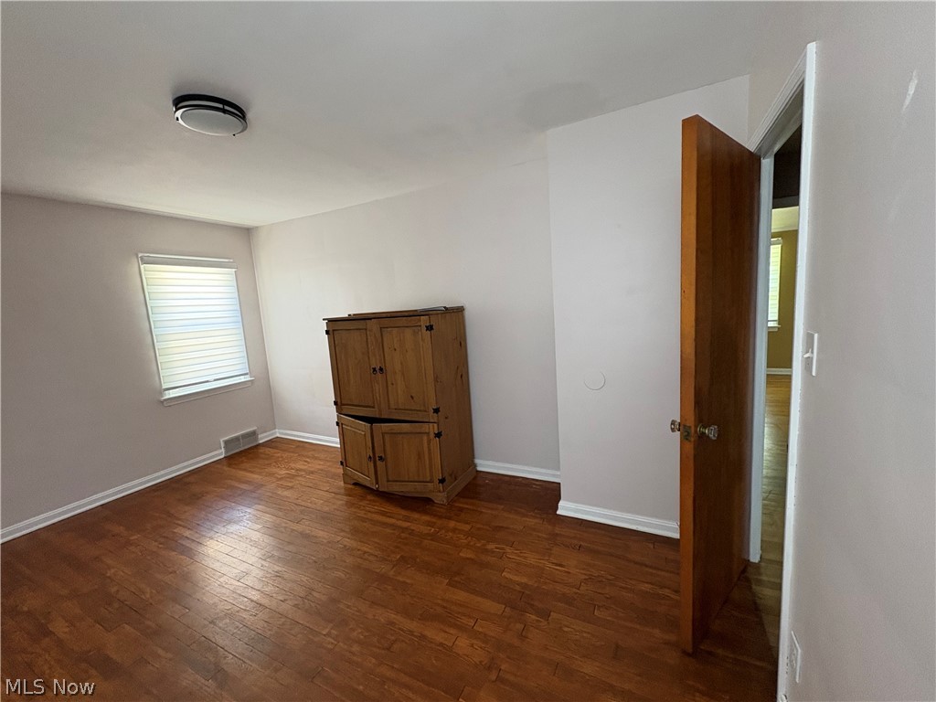 54 E 213th Street Euclid OH 44123