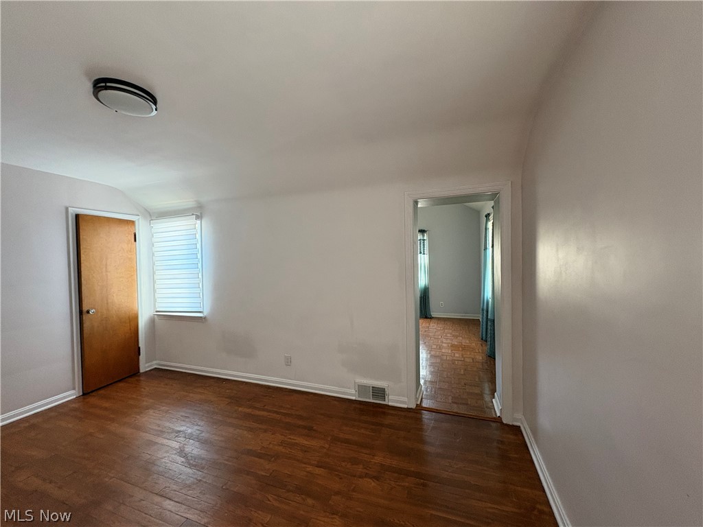 54 E 213th Street Euclid OH 44123