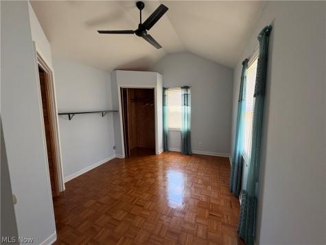 54 E 213th Street Euclid OH 44123