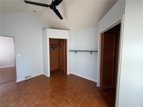 54 E 213th Street Euclid OH 44123