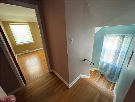 54 E 213th Street Euclid OH 44123