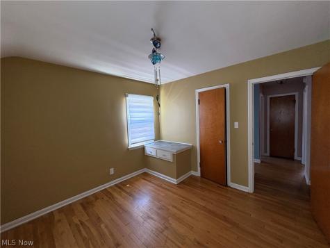 54 E 213th Street Euclid OH 44123