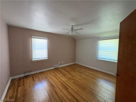 54 E 213th Street Euclid OH 44123
