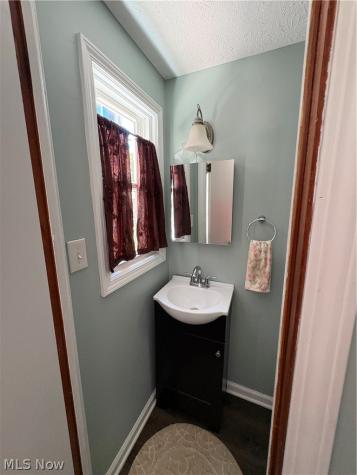 54 E 213th Street Euclid OH 44123